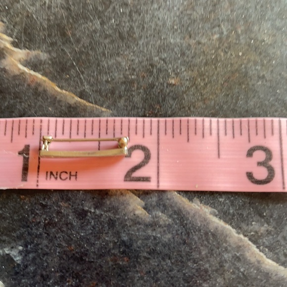 10k white gold small bar brooch - Picture 7 of 7